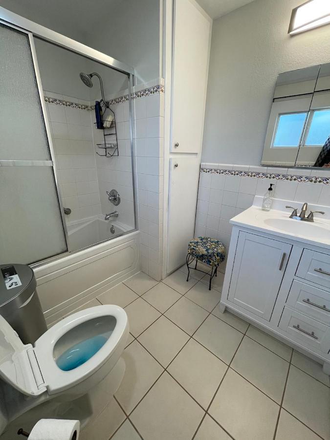 Private Room In Los Angeles With Wifi, Tv, And View Of Hollywood Sign & Shared Kitchen Esterno foto