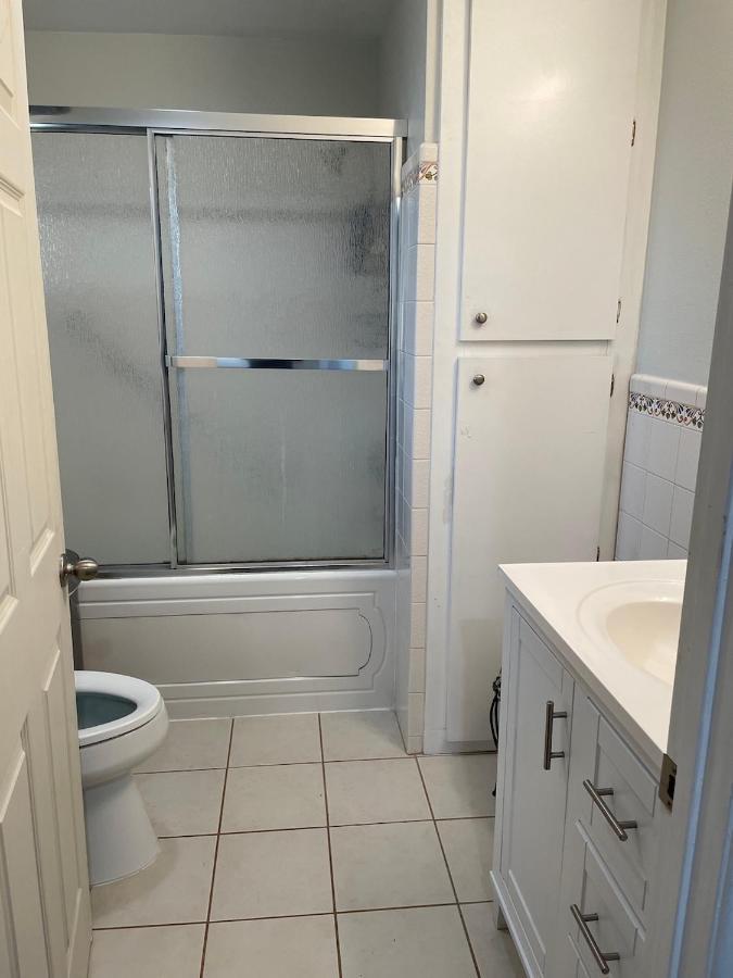 Private Room In Los Angeles With Wifi, Tv, And View Of Hollywood Sign & Shared Kitchen Esterno foto